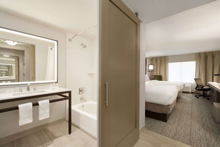 Room 10 of 41